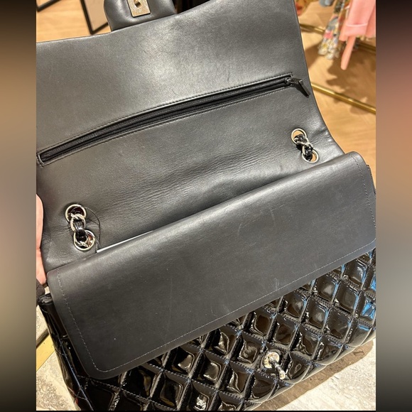 CHANEL™ 2012/13 BLACK PATENT LEATHER MAXI DOUBLE FLAP - Picture 2 of 6